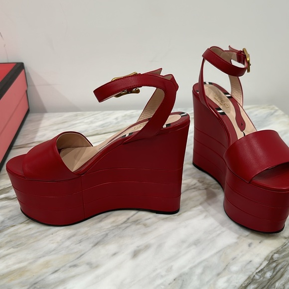 GUCCI NAPPA CHARLOTTE HIBISCUS RED 35.5 5.5 - Picture 2 of 10